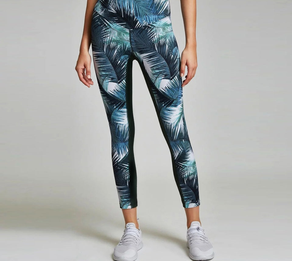 "Women’s Sexy Slim Yoga Set – Breathable Sports Tank Top & Hip-Lifting Leggings"